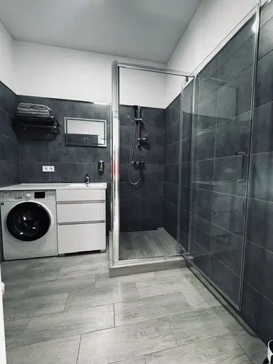 384