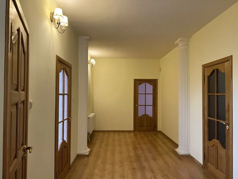 800