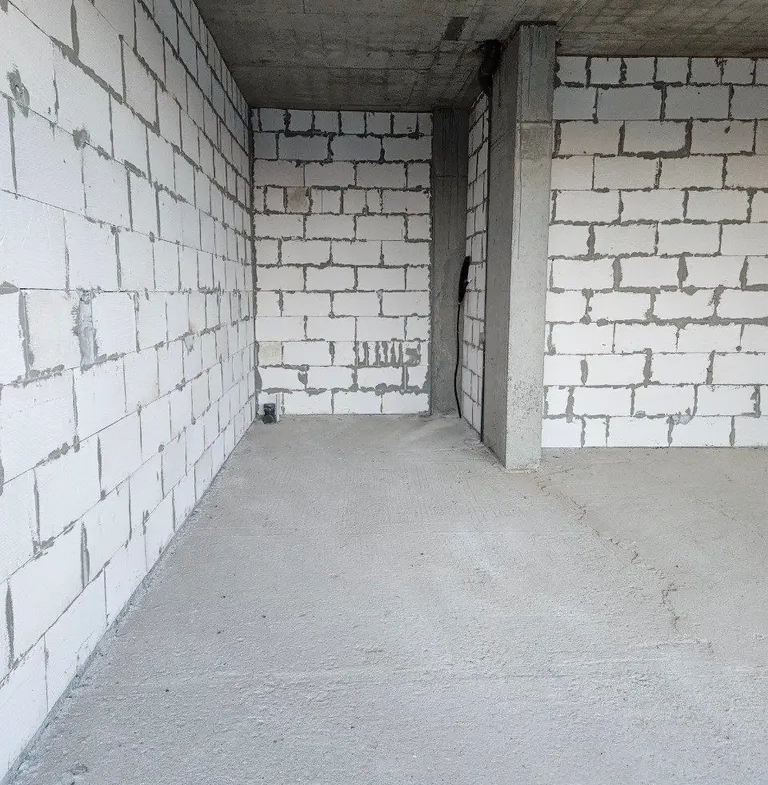 768