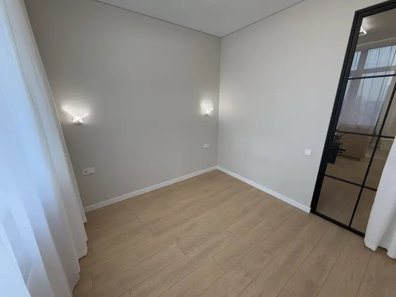 800