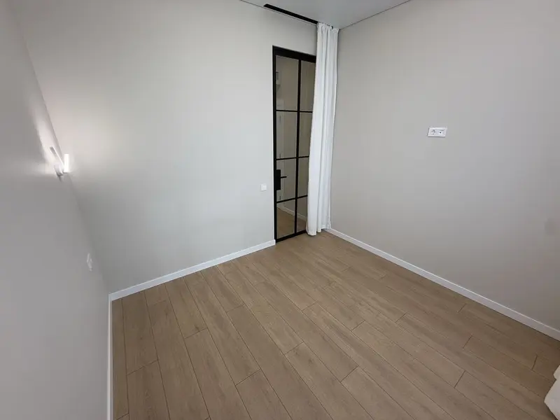 800